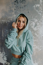 Kép betöltése a galériamegjelenítőbe: #MyBodyMyWay Cropped Hoodie
